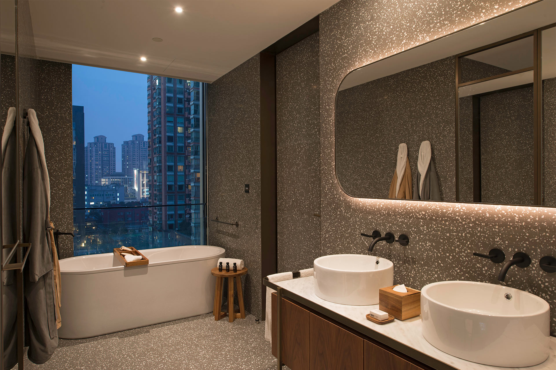 The Sukhothai Shanghai Executive Suite Bathroom